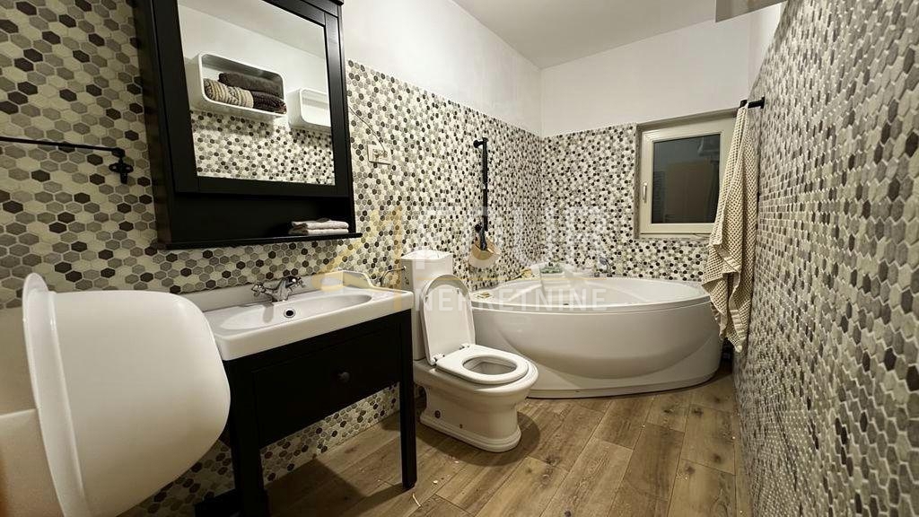 Hiša Ravna Gora, 230m2