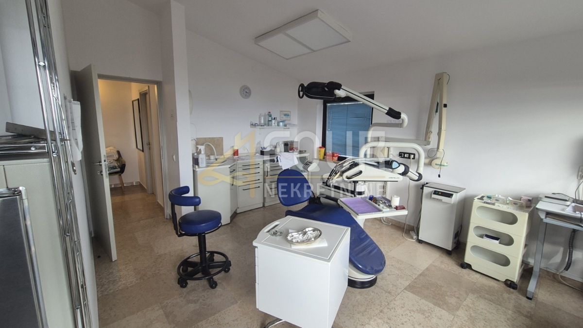 Reka, Kantrida, dvonadstropni poslovni prostor, 98m2