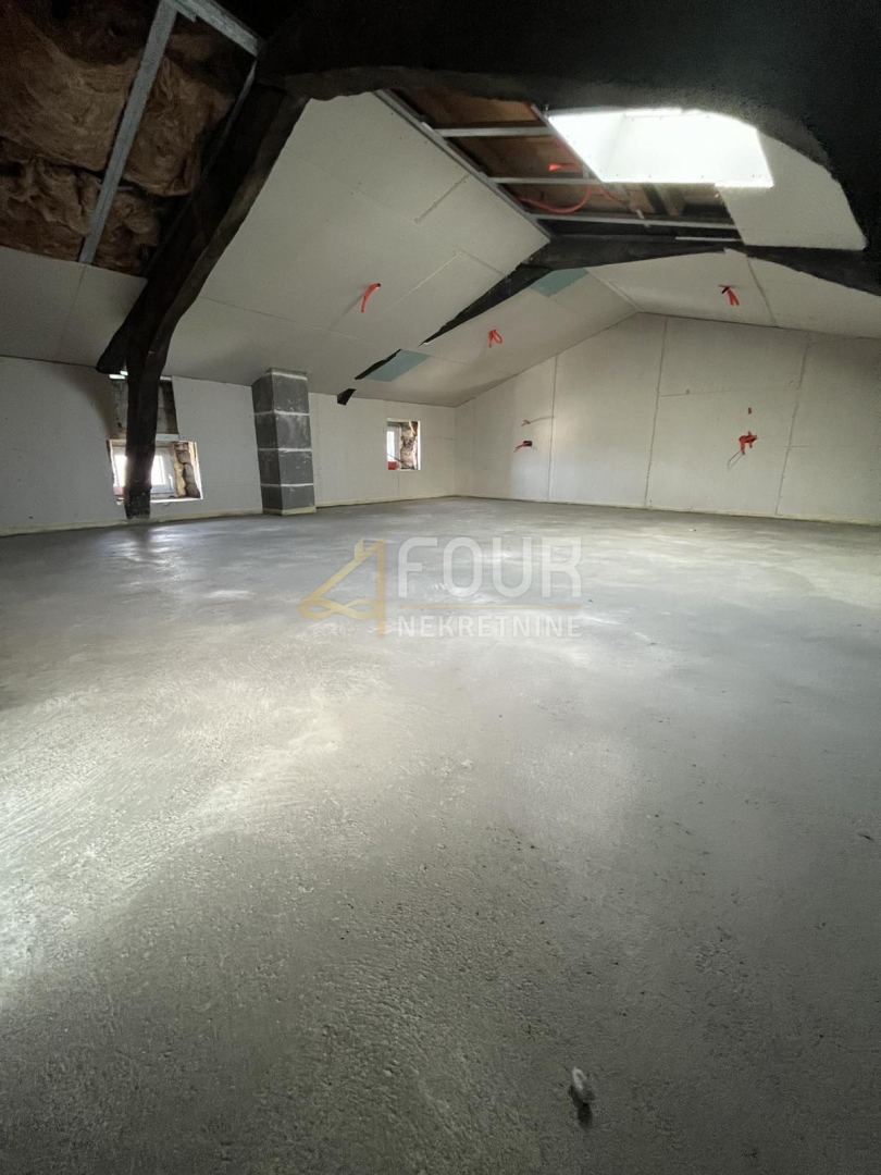 Istra, Višnjan, kamnita hiša v nizu, 210m2