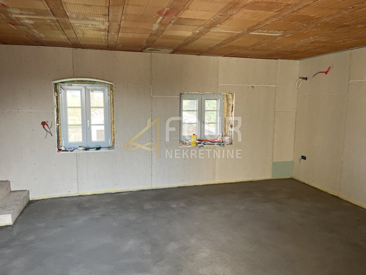 Istra, Višnjan, kamnita hiša v nizu, 210m2