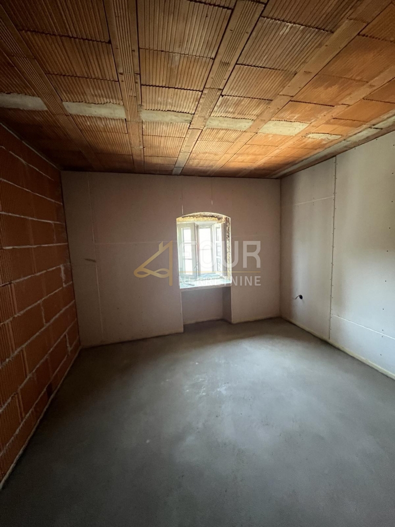 Istra, Višnjan, kamnita hiša v nizu, 210m2