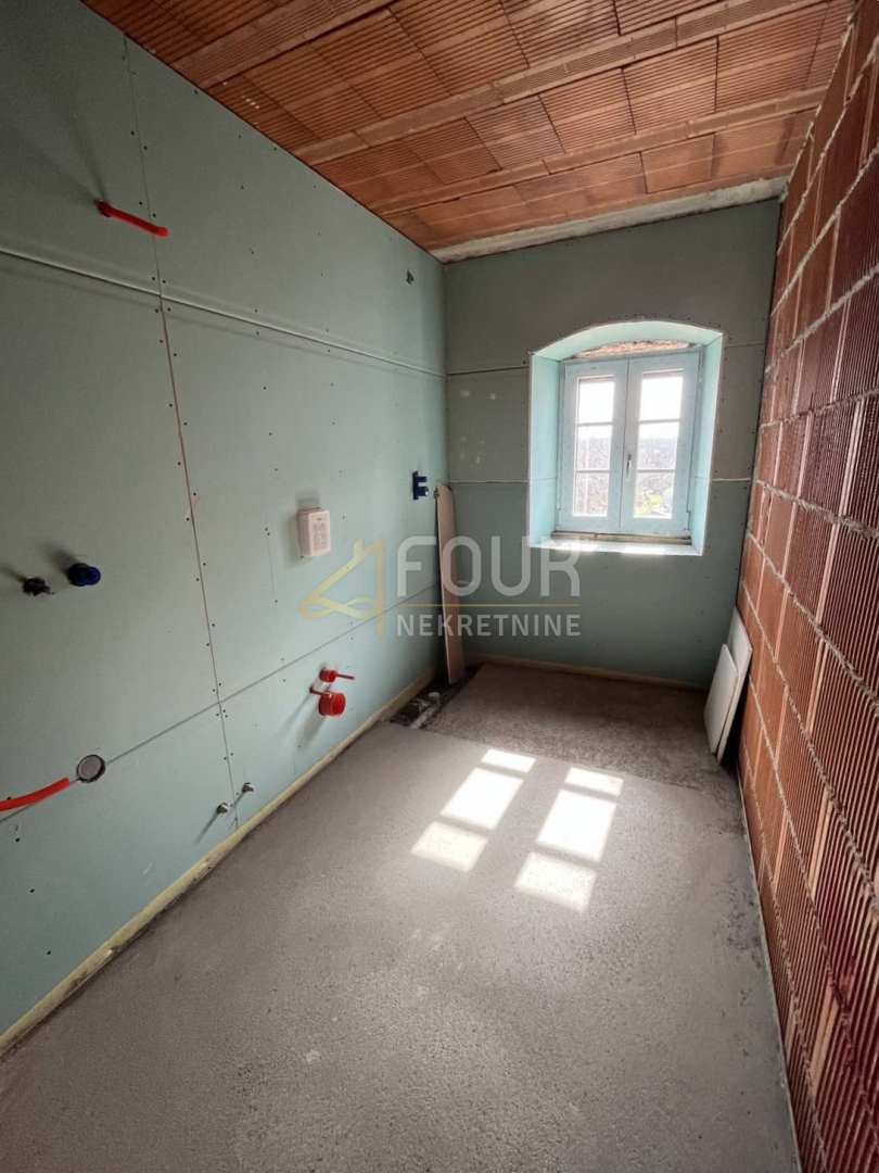 Istra, Višnjan, kamnita hiša v nizu, 210m2