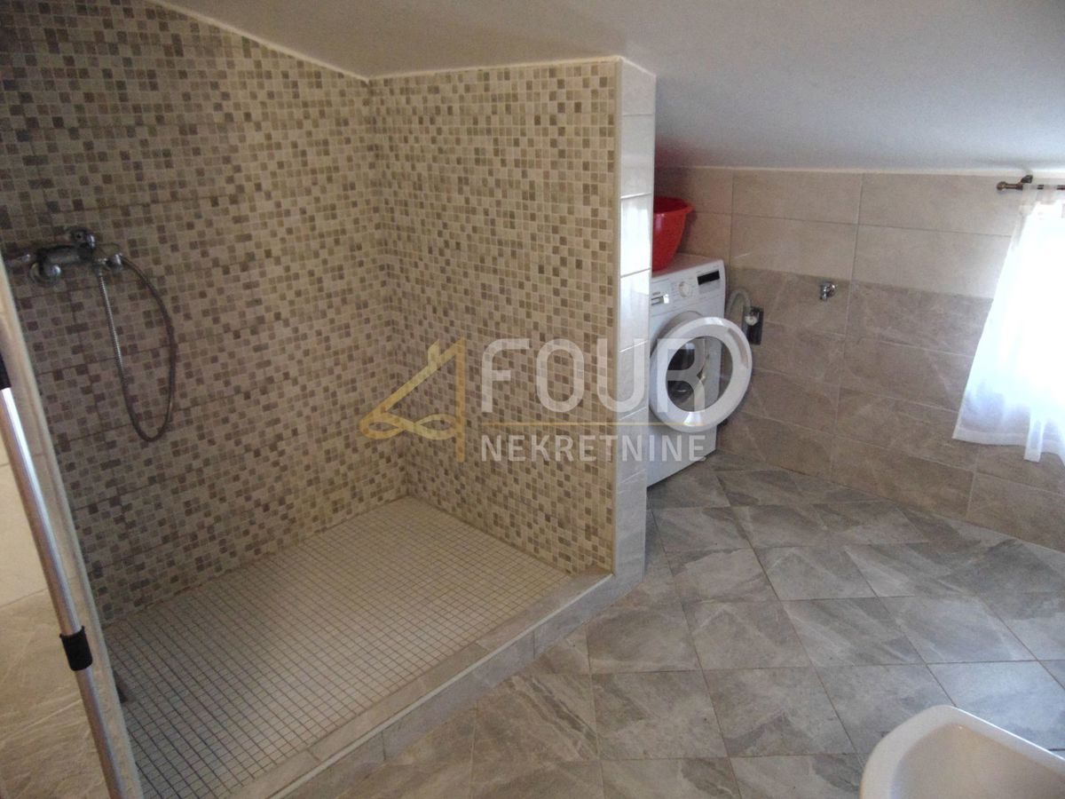 Hiša Veli vrh, Pula, 420m2