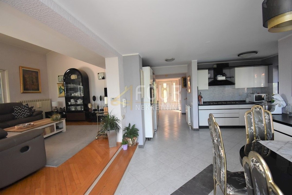 Hiša Škurinje, Rijeka, 250m2