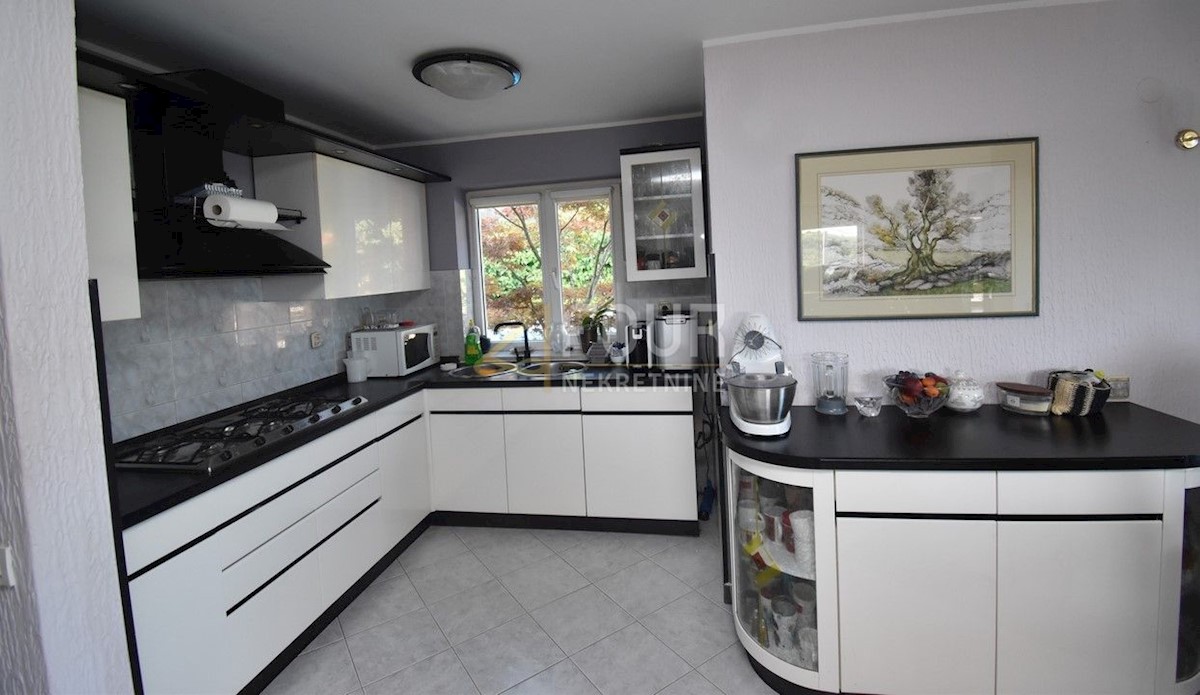 Hiša Škurinje, Rijeka, 250m2