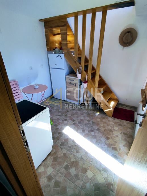 Hiša Loznati, Cres, 43m2
