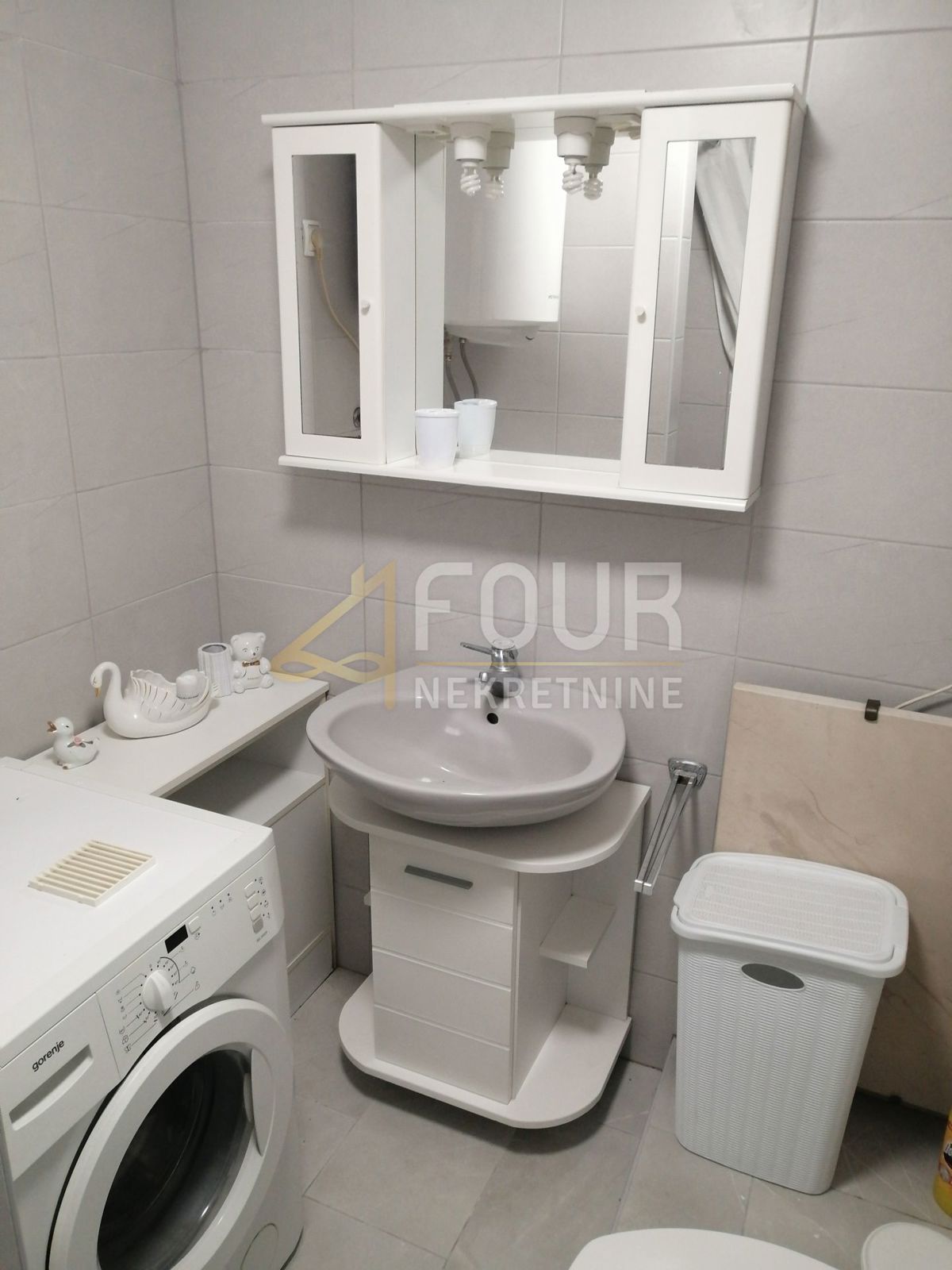 Hiša Brod na Kupi, Delnice, 400m2