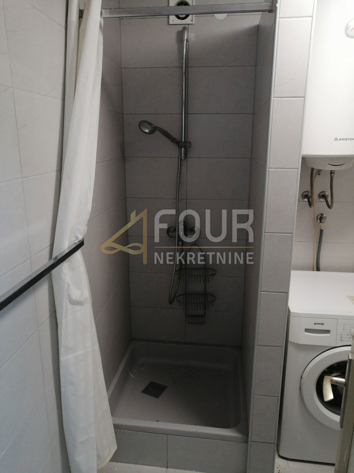 Hiša Brod na Kupi, Delnice, 400m2