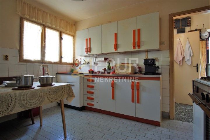 Hiša Rovinj, 440m2