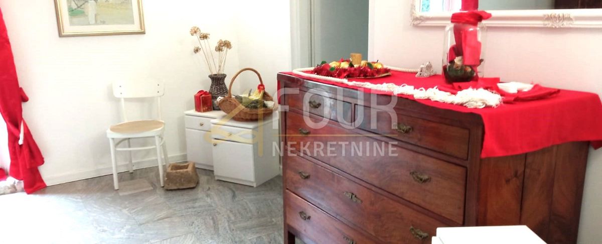 Stanovanje Centar, Pula, 82,07m2