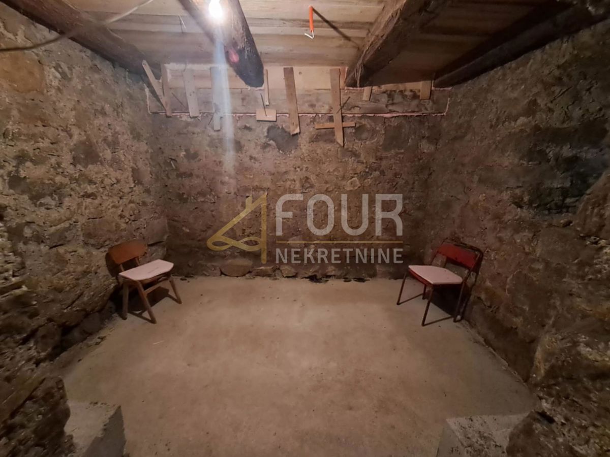 Hiša Severin na Kupi, Vrbovsko, 250m2