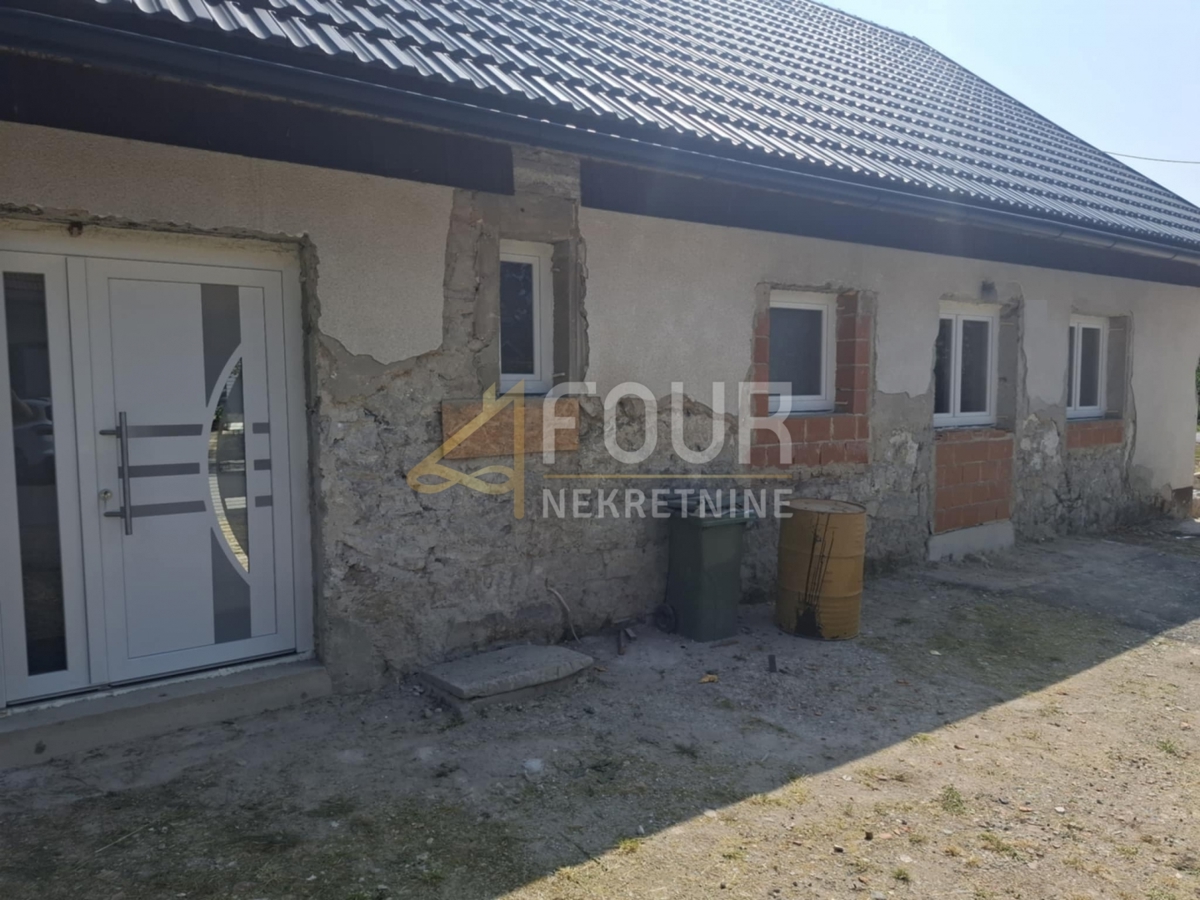 Hiša Severin na Kupi, Vrbovsko, 250m2