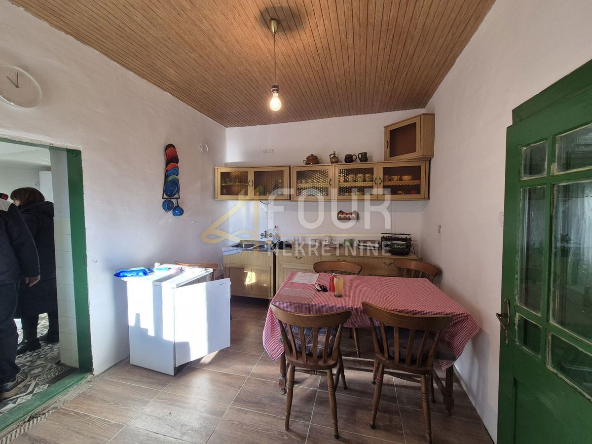 Hiša Zmajevac, Kneževi Vinogradi, 120m2