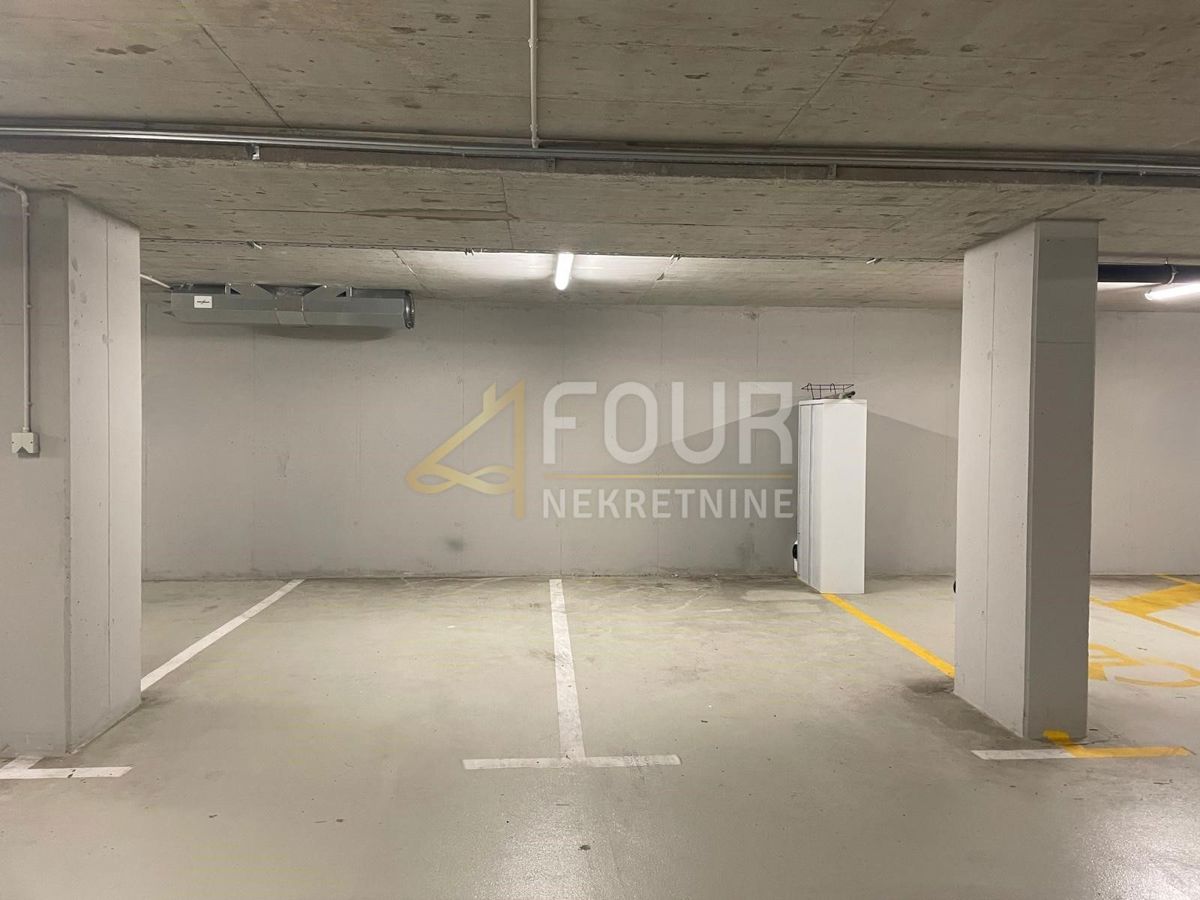Garaža Opatija - Centar, Opatija, 25m2