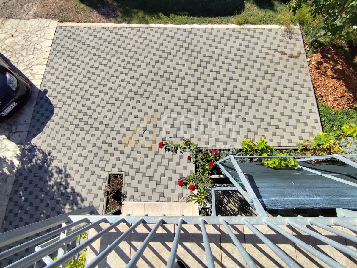 Hiša Seline, Starigrad, 175m2