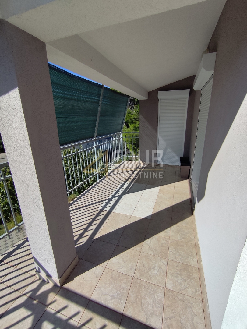 Hiša Seline, Starigrad, 175m2