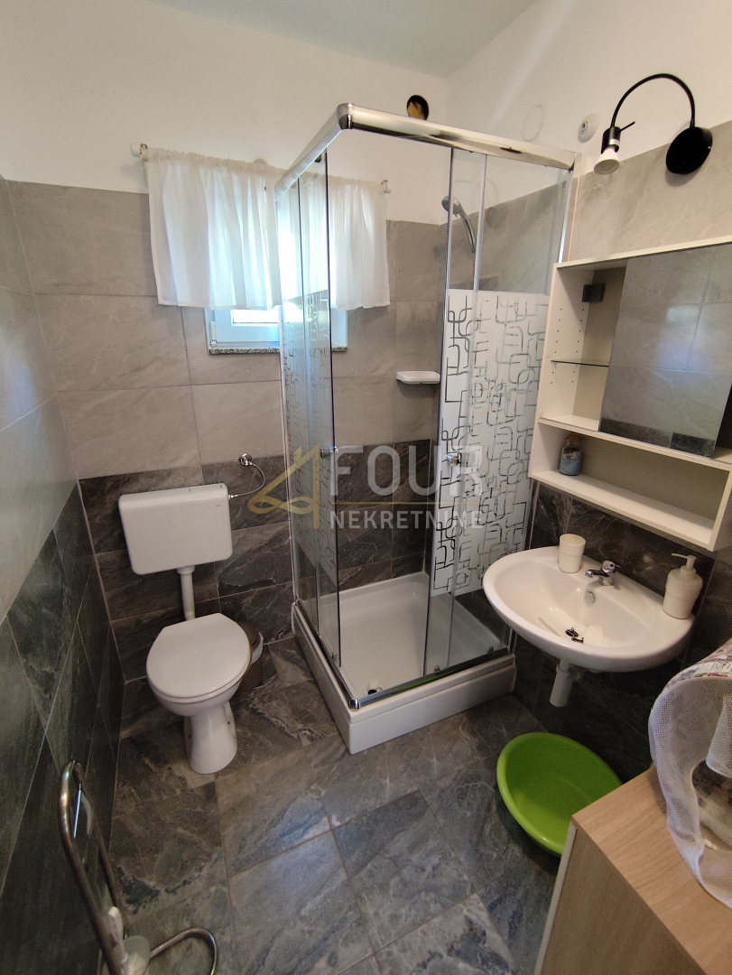 Hiša Seline, Starigrad, 175m2