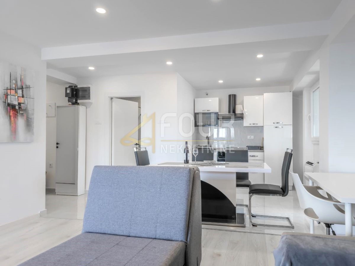 Rijeka, Belveder, adaptirano stanovanje, 56,20 m2, 1s+db, pogled na morje