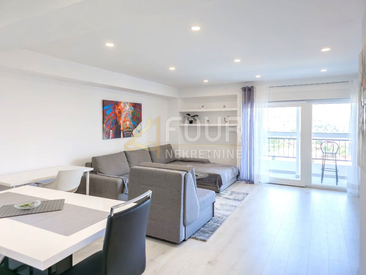 Rijeka, Belveder, adaptirano stanovanje, 56,20 m2, 1s+db, pogled na morje
