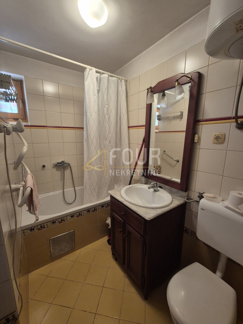 Stanovanje Banjol, Rab, 65,95m2