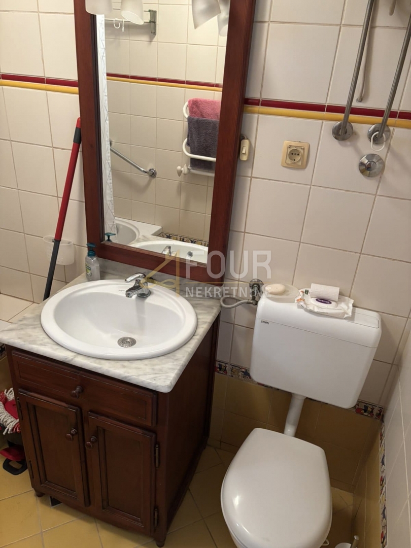 Stanovanje Banjol, Rab, 65,95m2