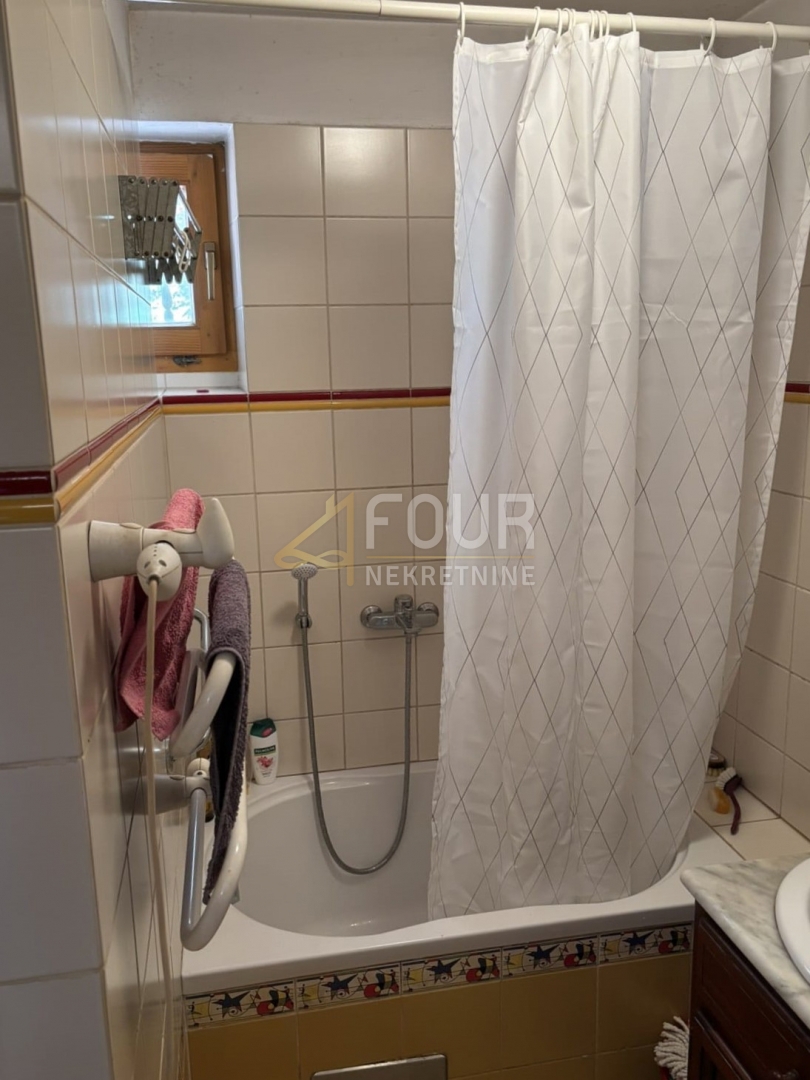 Stanovanje Banjol, Rab, 65,95m2