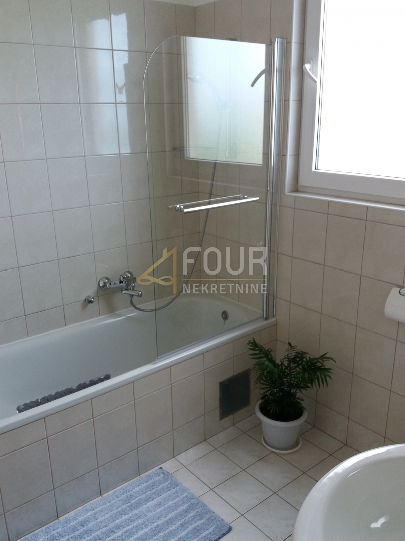 Stanovanje Opatija - Centar, Opatija, 84,35m2