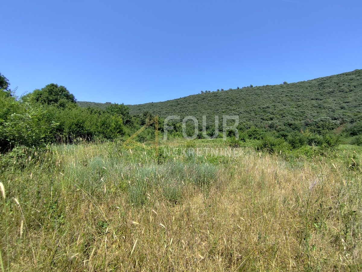 Zemljišče Kavran, Marčana, 2.440m2