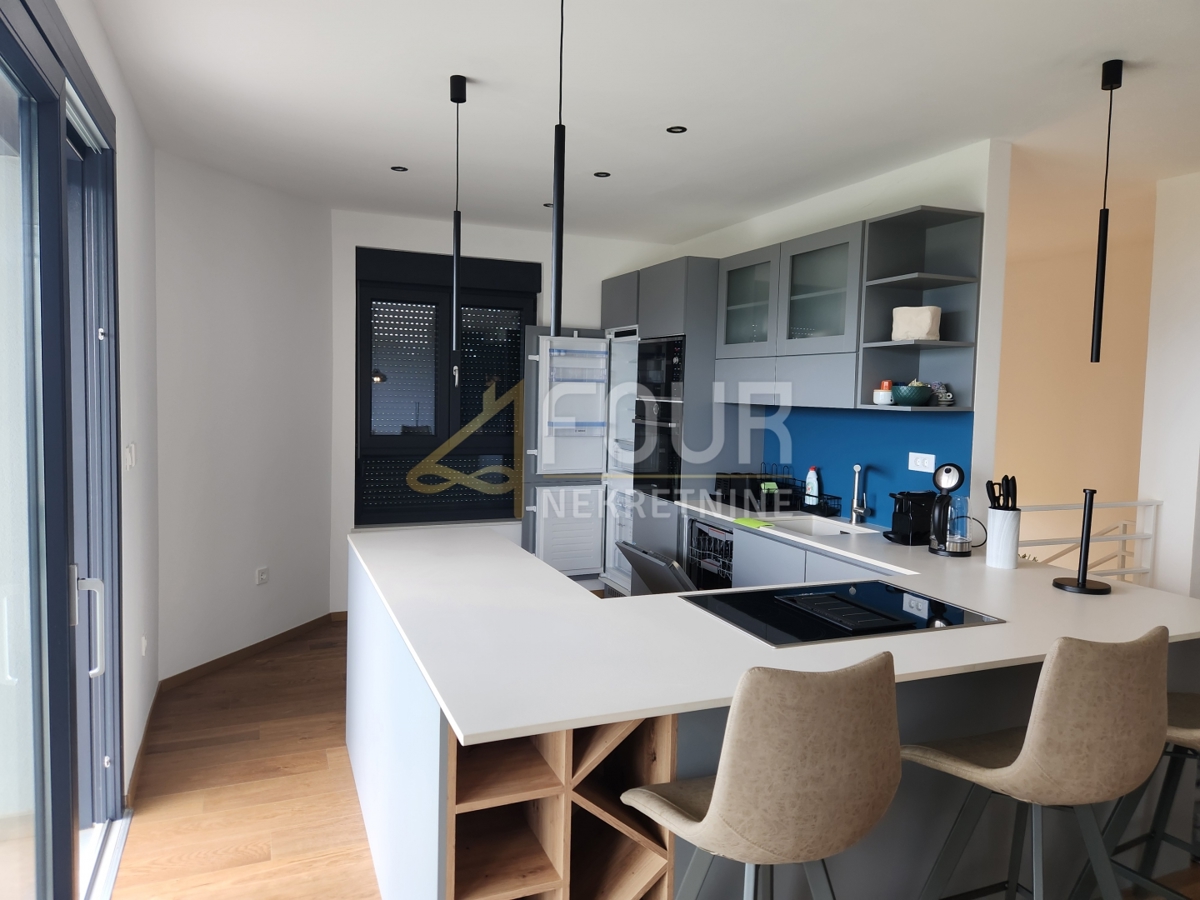 Stanovanje Ika, Opatija - Okolica, 136,32m2