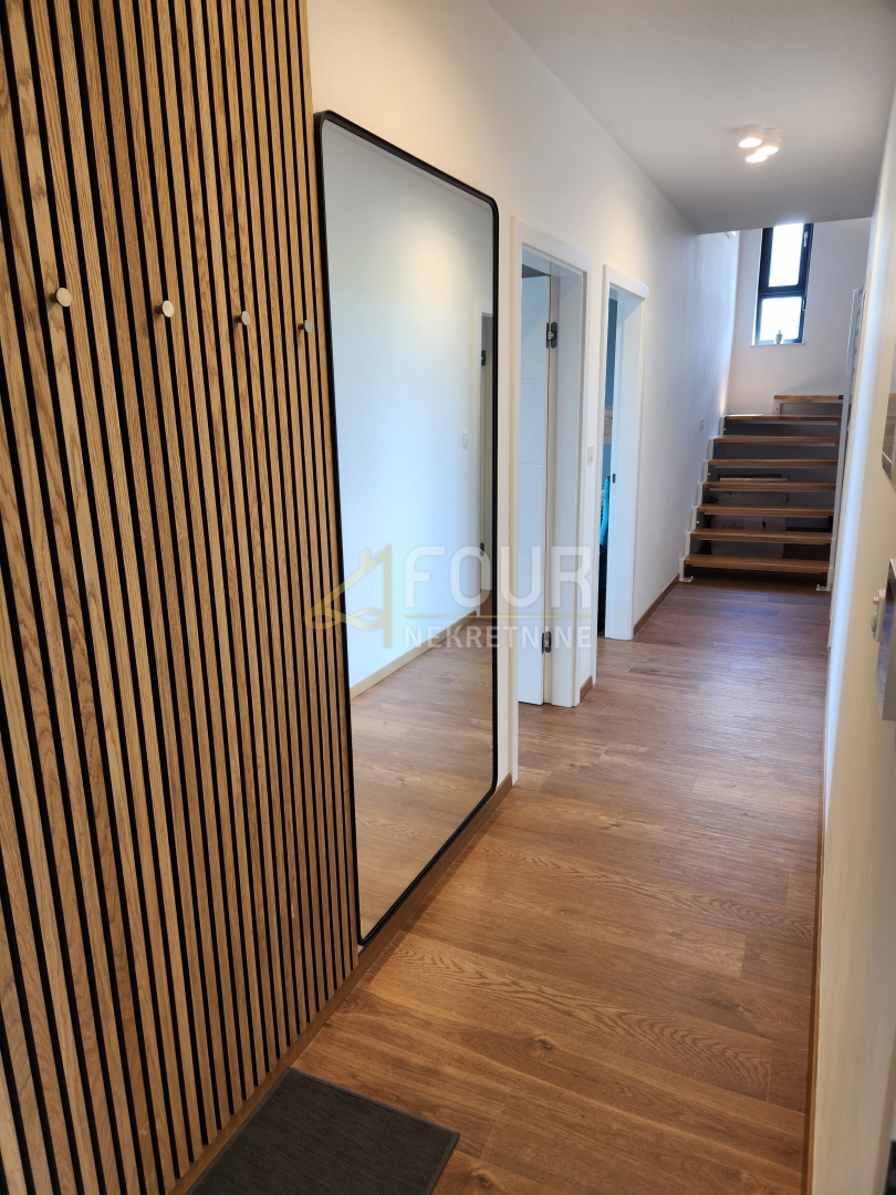 Stanovanje Ika, Opatija - Okolica, 136,32m2