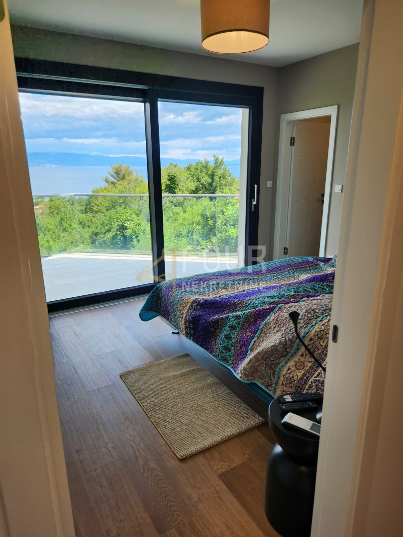 Stanovanje Ika, Opatija - Okolica, 136,32m2