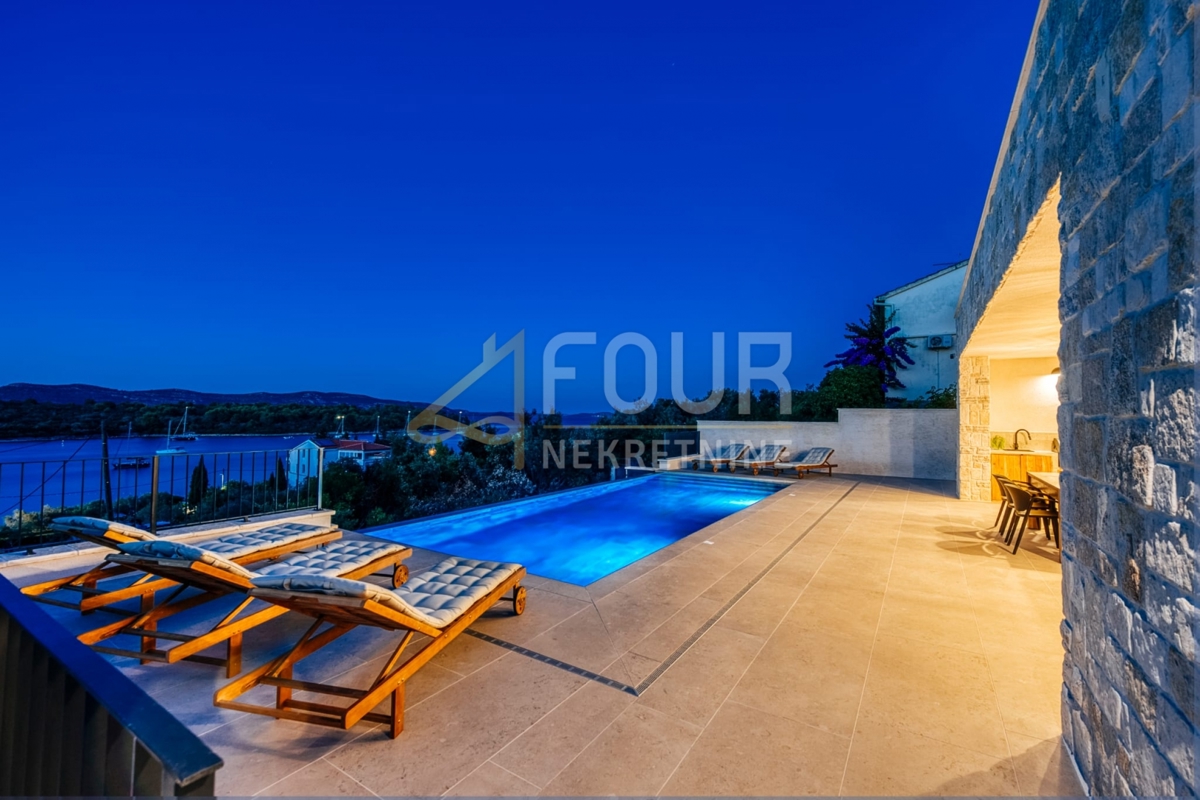 Hiša Mali Iž, Zadar - Okolica, 294m2
