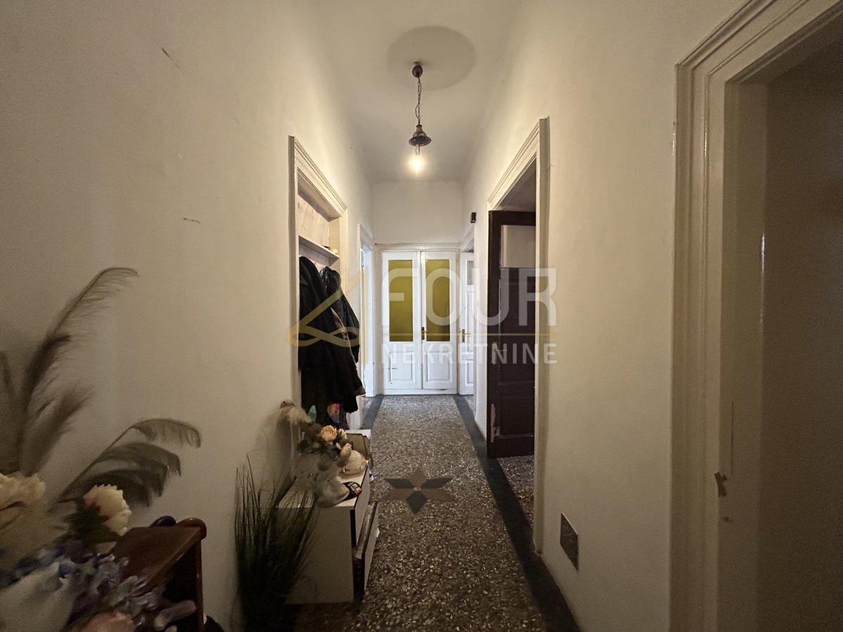 Stanovanje Centar, Pula, 114,50m2