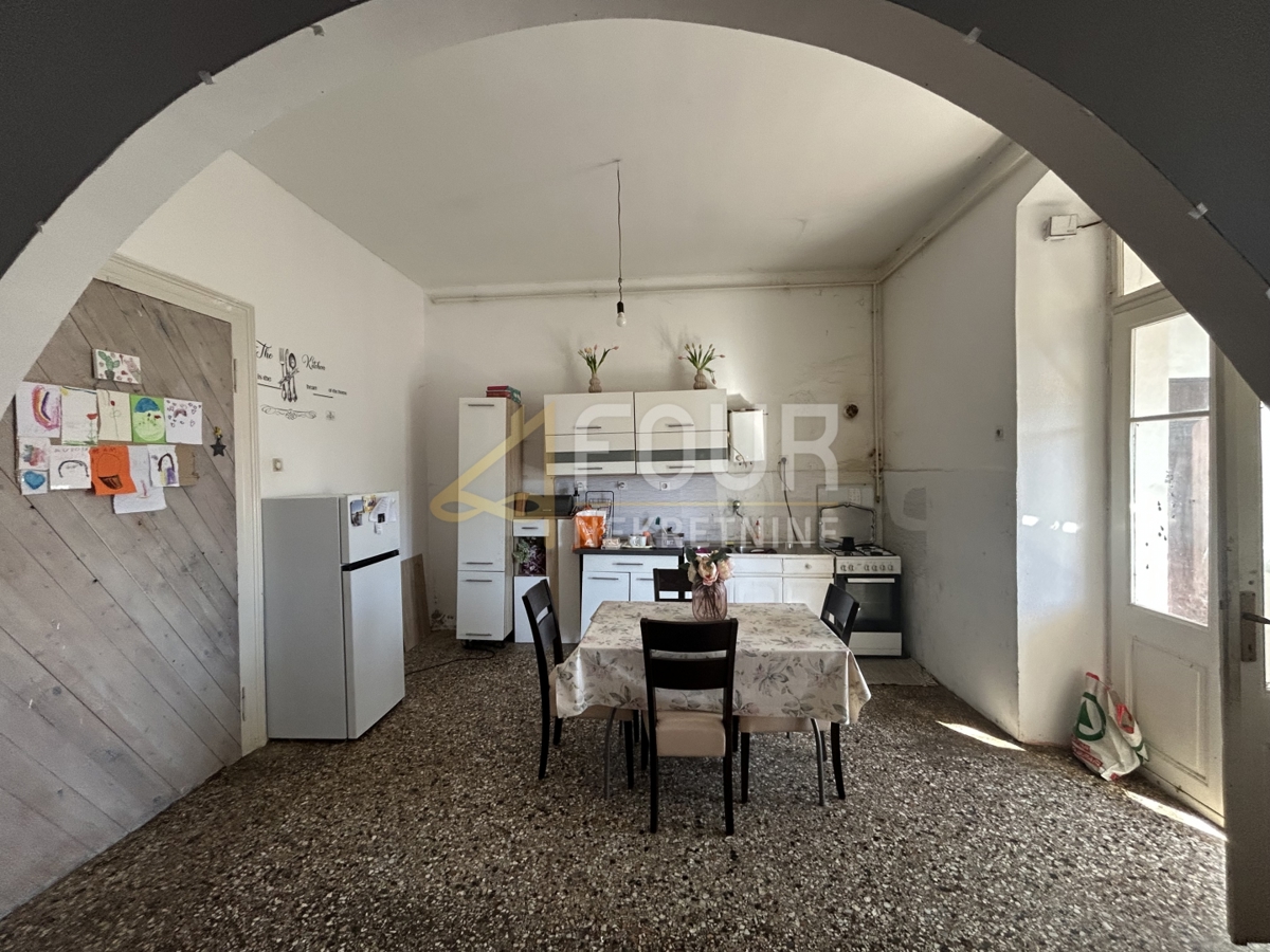 Stanovanje Centar, Pula, 114,50m2