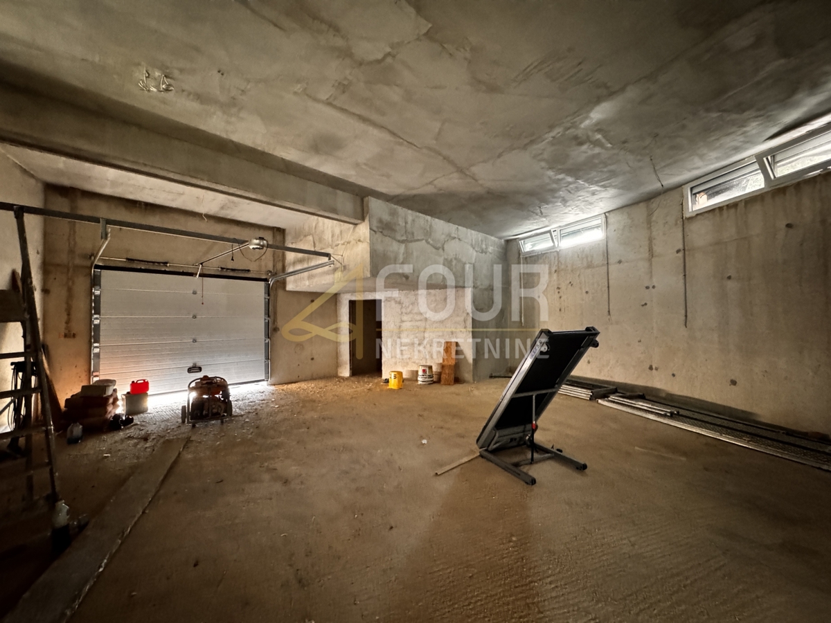 Hiša Ičići, Opatija - Okolica, 267,73m2