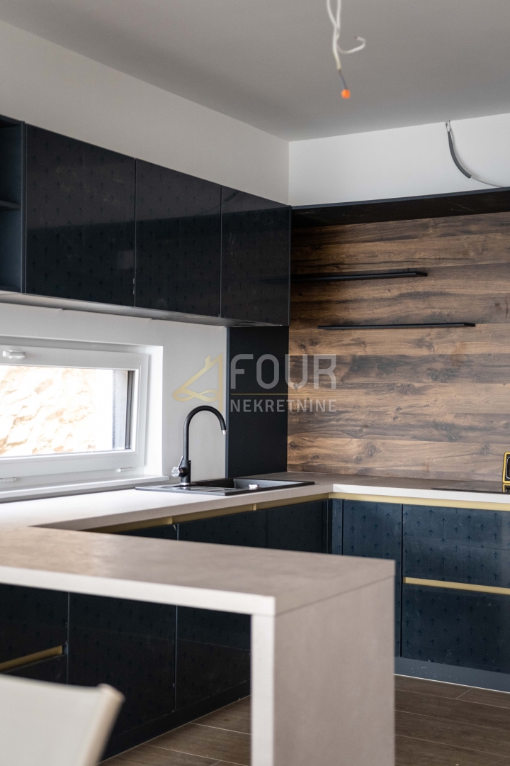 Hiša Ičići, Opatija - Okolica, 267,73m2