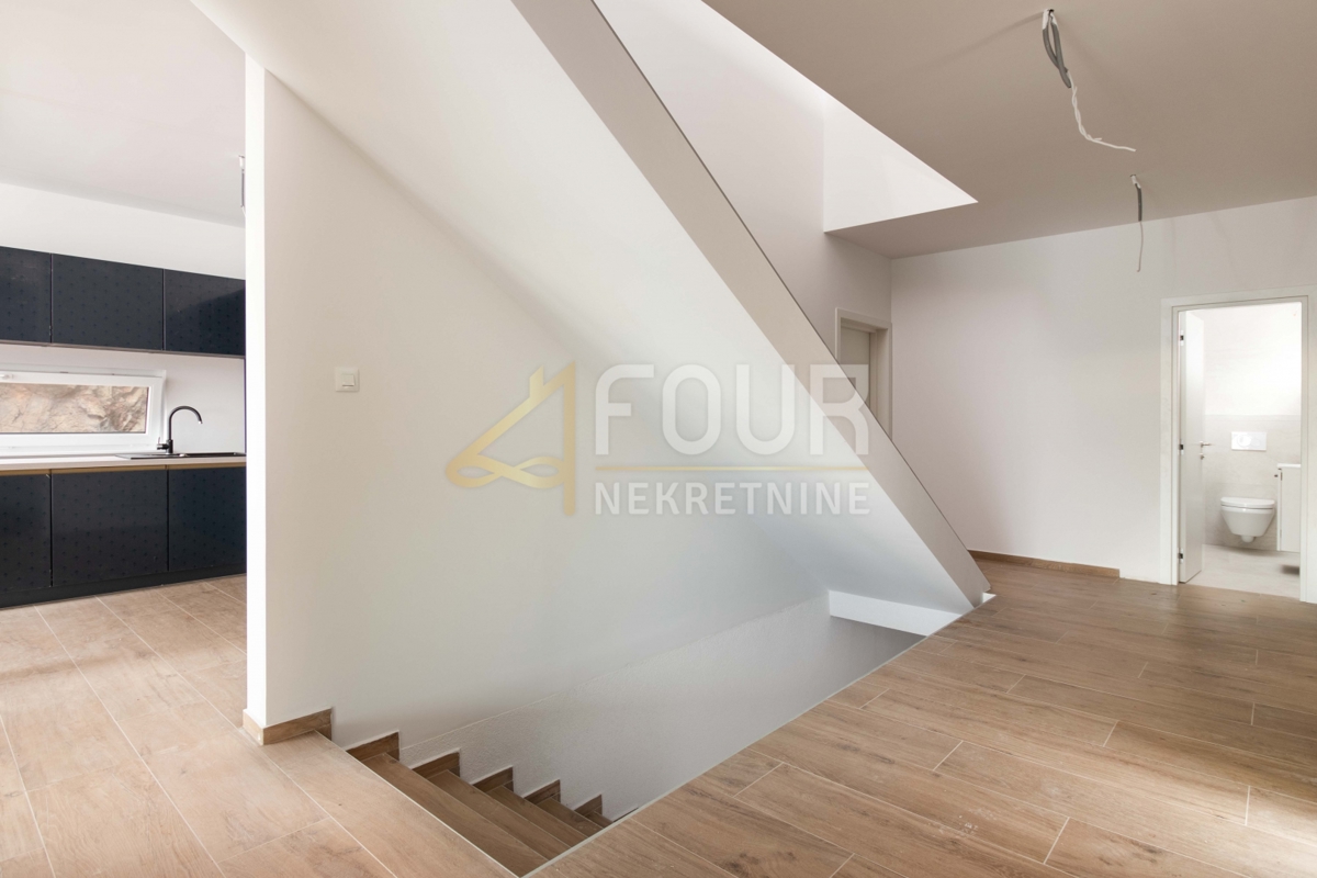 Hiša Ičići, Opatija - Okolica, 267,73m2