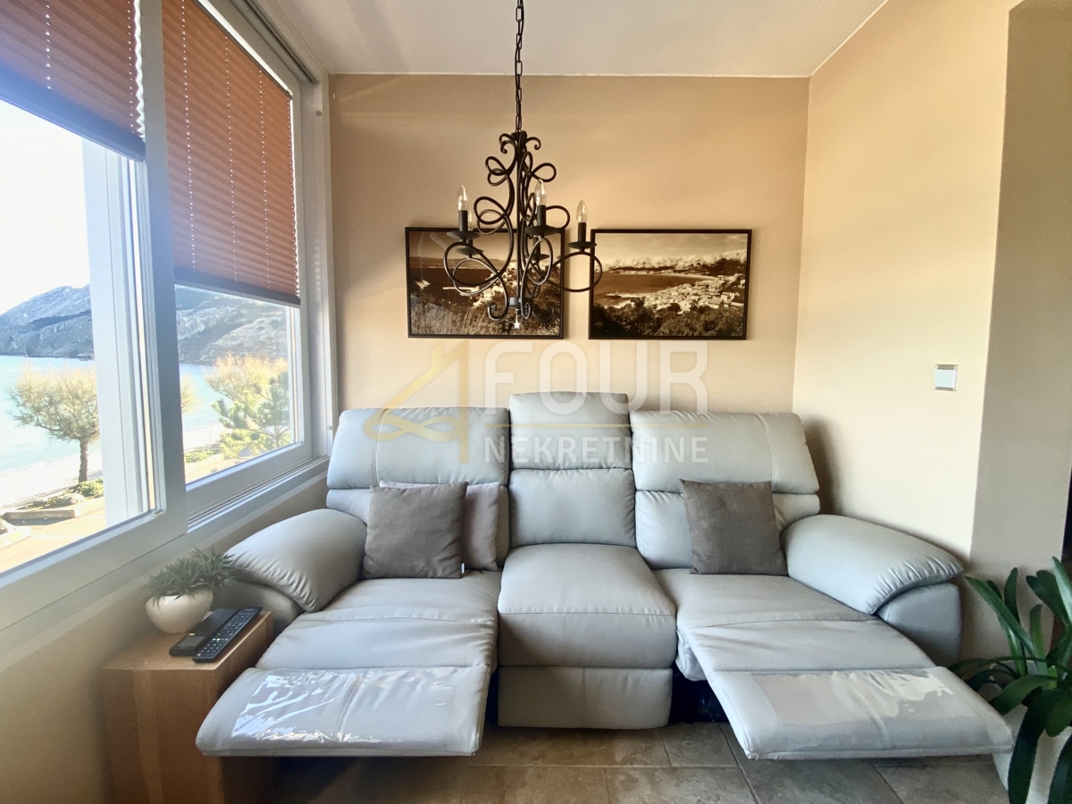 Otok Krk, Baška, ekskluzivno stanovanje, vrhunska lokacija ob morju!