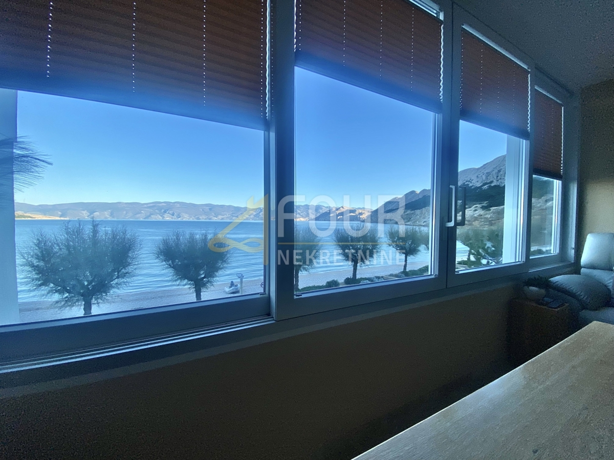 Otok Krk, Baška, ekskluzivno stanovanje, vrhunska lokacija ob morju!