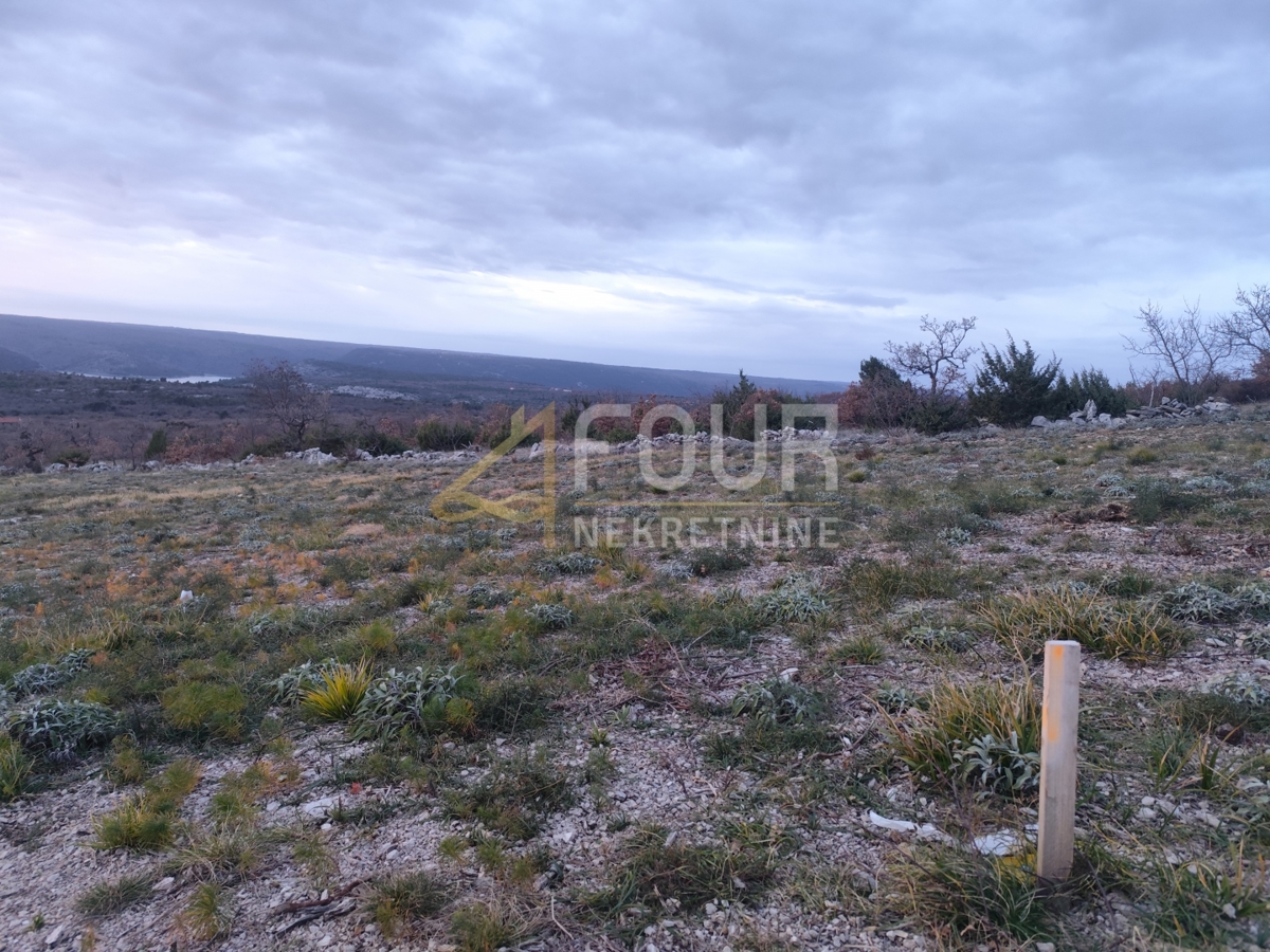 Zemljišče Labin, 720m2