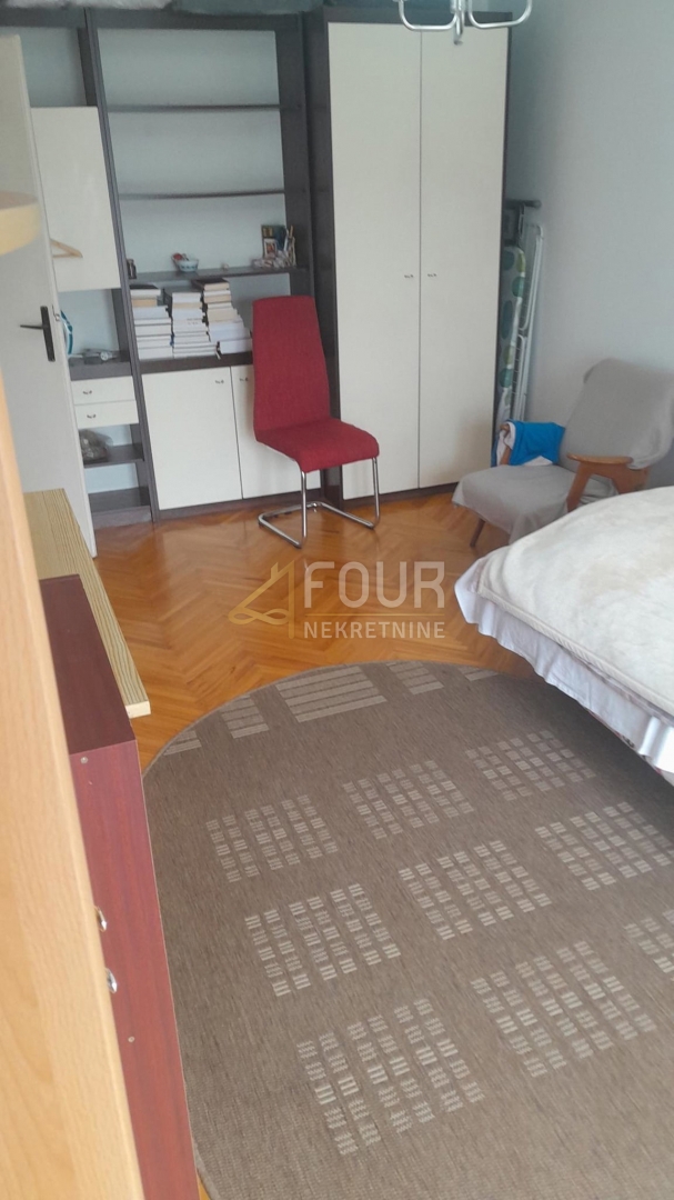 Zagreb, Peščenica - Žitnjak, 2 spalnici, balkon