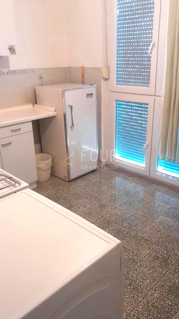 Zagreb, Peščenica - Žitnjak, 2 spalnici, balkon