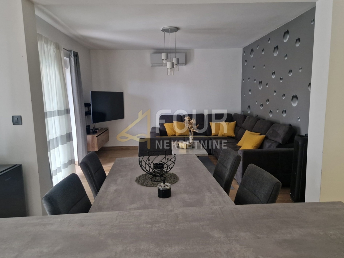 Stanovanje Banjol, Rab, 92,19m2