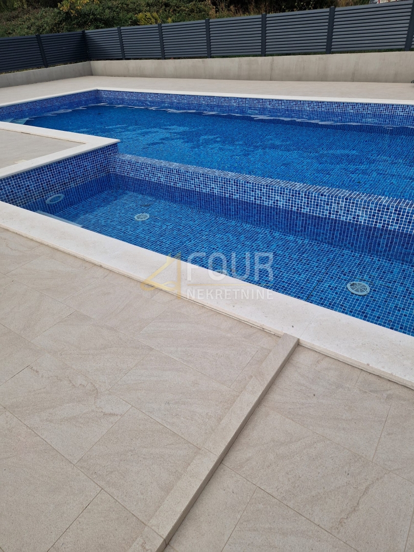 Stanovanje Banjol, Rab, 92,19m2