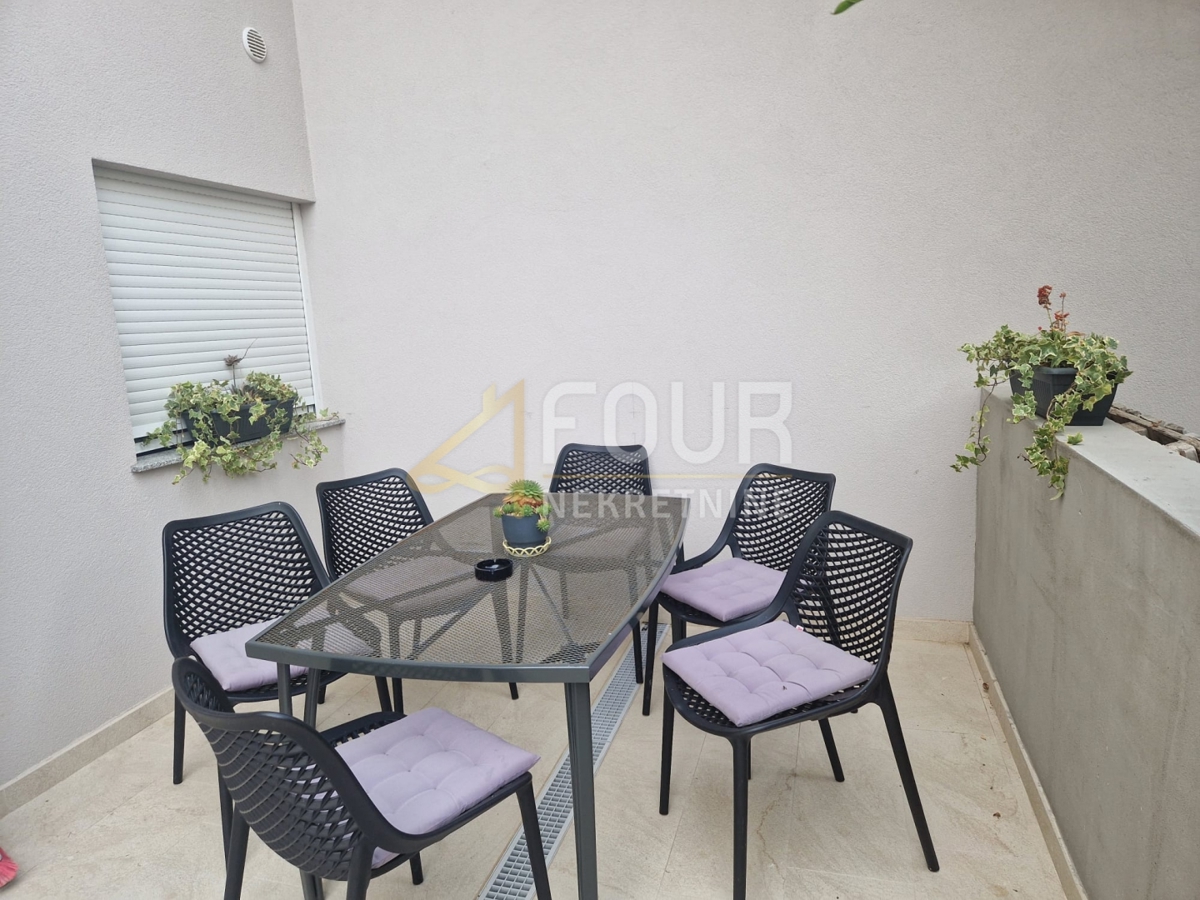 Stanovanje Banjol, Rab, 92,19m2