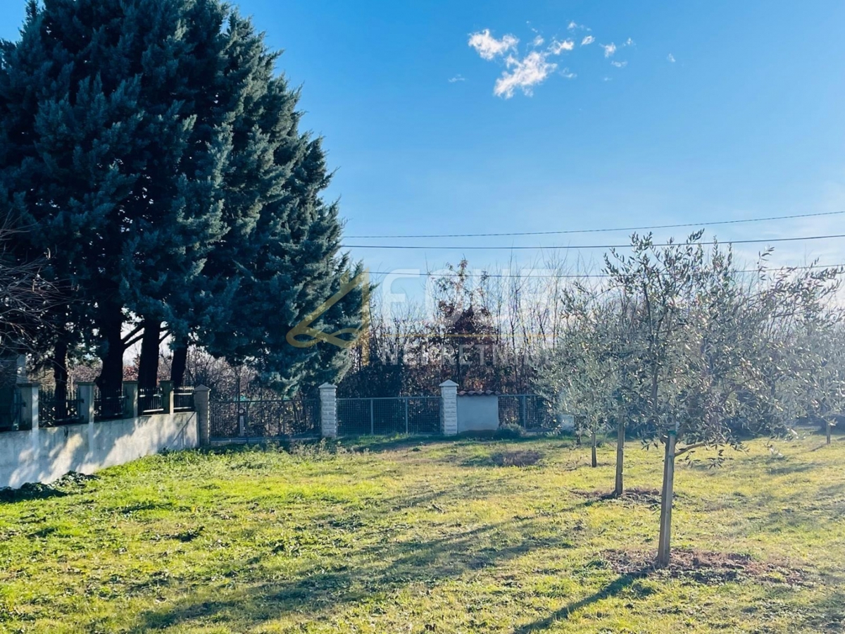 Istra, Marčana - okolica, samostojna hiša s velikim dvoriščem