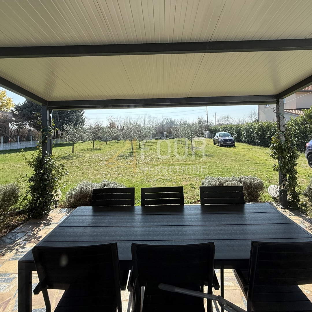 Istra, Marčana - okolica, samostojna hiša s velikim dvoriščem