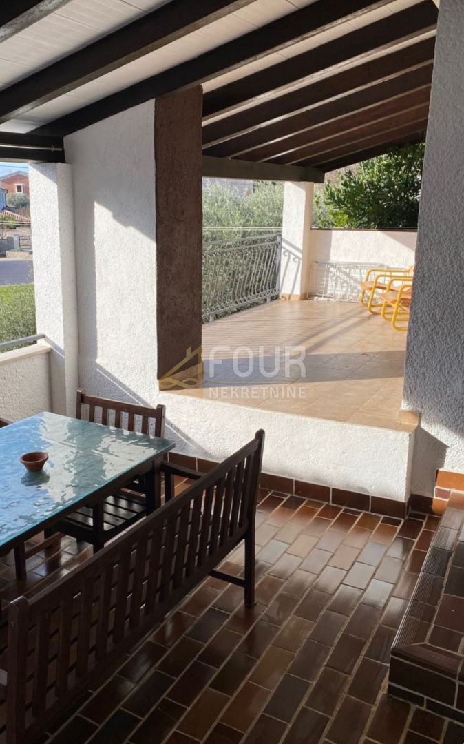 Istra, Poreč, Sveti Lovreč, hiša s bazenom