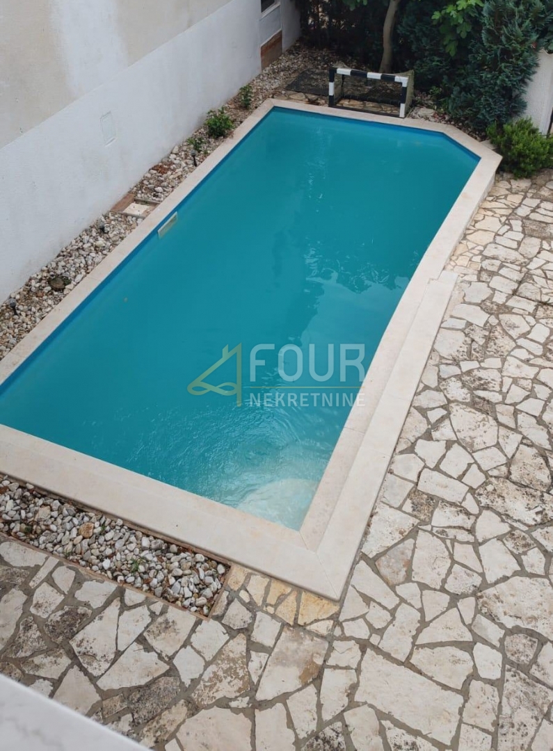 Istra, Poreč, Sveti Lovreč, hiša s bazenom