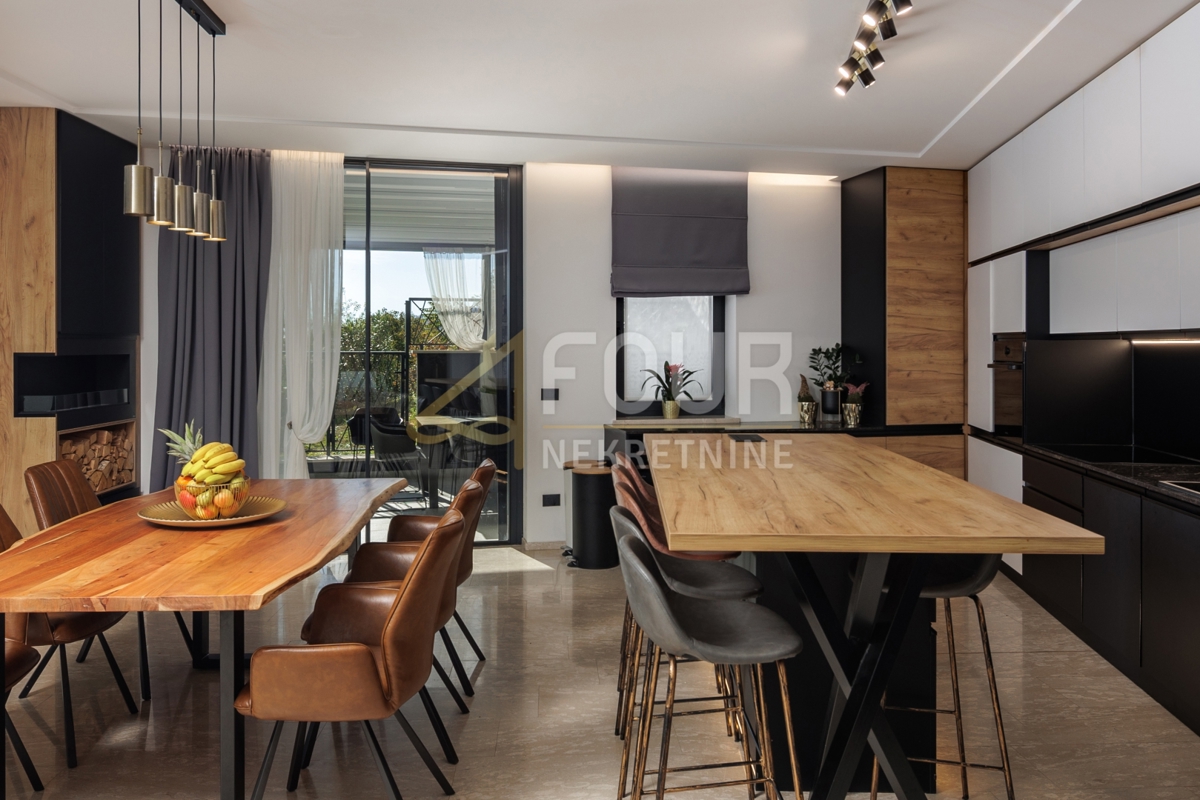 Stanovanje Volosko, Opatija, 294,64m2